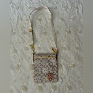 NEW Coach Cream Signature Crossbody with Floral Accent AUTHENTIC